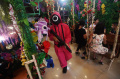 Merasakan Sensasi Squid Game di Strawberry Cafe