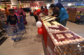 Meriahkan HUT ke-78 RI Hypermart Rangkai Mini Donat Sepanjang 1 Km