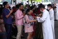 misa-hari-natal-di-gereja-katedral-santo-petrus-kota-bandung_20231225_192217.jpg