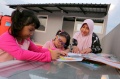 Mom and Kids Mengajarkan Anak Menggambar