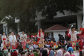 Momen Menteri Dan Istri Pejabat Negara Catwalk di Istana Berkebaya