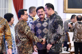 Momen Moeldoko dan AHY Bersalaman di Sidang Kabinet Jokowi
