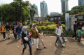 Monas Diserbu Warga Jelang Tahun Baru