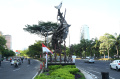 monumen-suroboyo-berbahan-knalpot-brong_20240803_050133.jpg