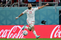 Naim Sliti Serang Pertahanan Denmark