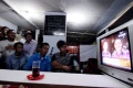 Nobar Debat Cagub DKI di Warung Makan