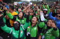 ojol-se-bandung-raya-suarakan-tolak-tarif-murah-di-gedung-sate_20240625_201039.jpg