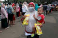 Operasi Minyak Goreng Murah di Tangsel