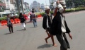 Orang Badui Jalan Kaki 200 km Untuk Jual Madunya di Jakarta