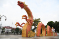 ornamen-naga-hiasi-halaman-balai-kota-surabaya_20240202_192435.jpg