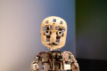 Pameran Robot di Jepang, Apa Itu Manusia