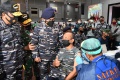 panglima-koarmada-ii-tinjau-vasin-massal-covid-19-tni-al_20210326_160108.jpg