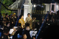 panglima-tni-beserta-ibu-vero-yudo-margono-turut-berjalan-diatas_20231002_120539.jpg