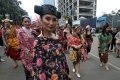 Parade Batik Nusantara di Car Free Day