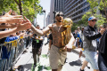 parade-kemenangan-golden-state-warriors_20220621_122710.jpg