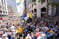 parade-kemenangan-golden-state-warriors_20220621_124727.jpg