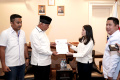 partai-perindo-dukung-mahyeldi-dan-vasco-maju-di-pilgub-sumbar_20240813_223210.jpg