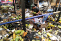 Pascakebakaran Jongko Buah di Pasar Induk Caringin Bandung Pascakebakaran Jongko Buah di Pasar Induk Caringin Bandung