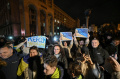 Pasukan Rusia Mundur dari Kherson, Rakyat Ukraina Bersorak