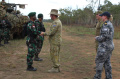 Pasukan TNI Para Raider 501 Terjun Dari Langit Australia