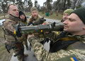 Pasukan Ukraina Kursus Kilat Gunakan Senjata Penghancur Tank