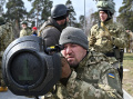 Pasukan Ukraina Kursus Kilat Gunakan Senjata Penghancur Tank