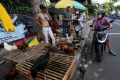 Pedagang Ayam Kampung Musiman Jelang Idul Fitri