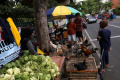 Pedagang Ayam Kampung Musiman Jelang Idul Fitri
