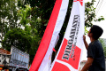 Pedagang Bendera Musiman Mulai Menjamur di Malang