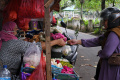pedagang-bunga-pemakaman_20240308_211001.jpg