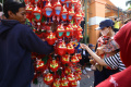 pedagang-miniatur-barongsai-kebanjiran-pembeli_20230205_223012.jpg