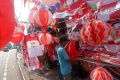 pedagang-musiman-bendera-mulai-ramai_20230809_175358.jpg