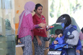 Pegawai Ancol Kenakan Kebaya Peringati Hari Kartini