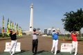 Pegolf Dunia Lakukan Tee-Off di Monas