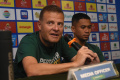 pelatih-persebaya-josep-gombau-adakan-jumpers_20230922_191026.jpg