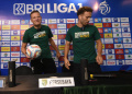 pelatih-persebaya-josep-gombau-didampingi-ze-valente-jumpers_20231006_164824.jpg