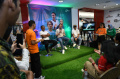 pelatih-persebaya-paul-c-munster-jumpa-penggemar-di-mall_20240908_190319.jpg
