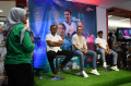 Pelatih Persebaya Paul C Munster Jumpa Penggemar di Mall