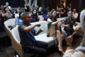 Pelatihan Bahasa Isyarat di Kantor Cabang UOB Indonesia Dago