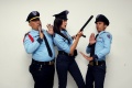 Pemain Film Security Ugal-Ugalan Berkunjung Ke Tribun