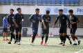 pemain-tim-sepakbola-psis-semarang-menjalani-latihan_20210525_115002.jpg