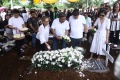 Pemakaman Ibunda Mikha Tambayong