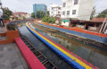 pemasangan-pelampung-warna-warni-di-sungai-sekanak-palembang_20231223_181522.jpg