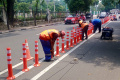 Pemasangan Pembatas Jalur Sepeda