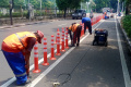 Pemasangan Pembatas Jalur Sepeda