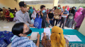 Pembagian Sembako Untuk Ratusan MBR di Surabaya