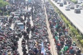 Pemotor Padati Gedung DPR