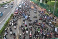 Pemotor Padati Gedung DPR