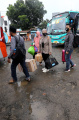 Pemudik di Terminal Bayangan Pondok Pinang Pemudik di Terminal Bayangan Pondok Pinang