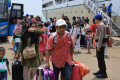 pemudik-mulai-padati-pelabuhan-batuampar_20230417_233904.jpg
